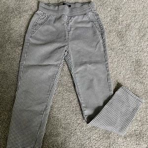 Black/white checkered pants